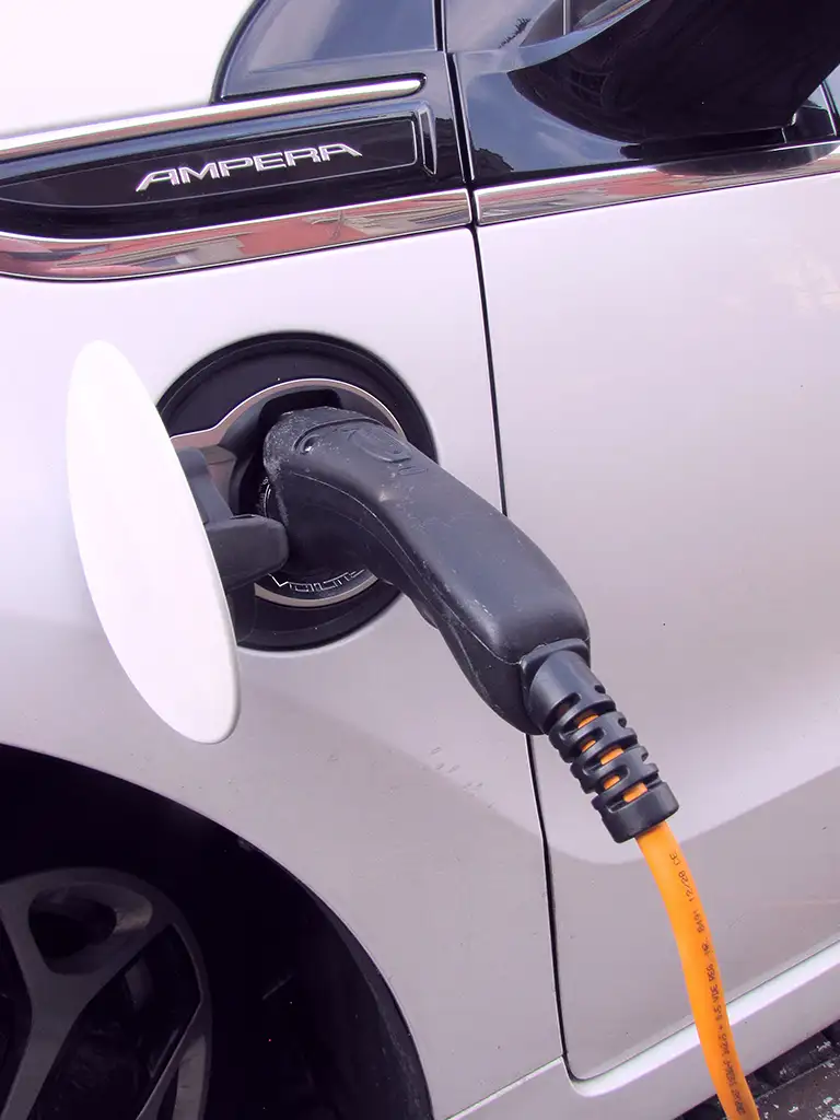 Ahorro energético en electricidad- control de potencia y optimización de tarifas